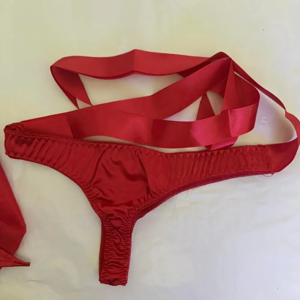 2 piece Lingerie Women's Set Bra and Thong Red One Size